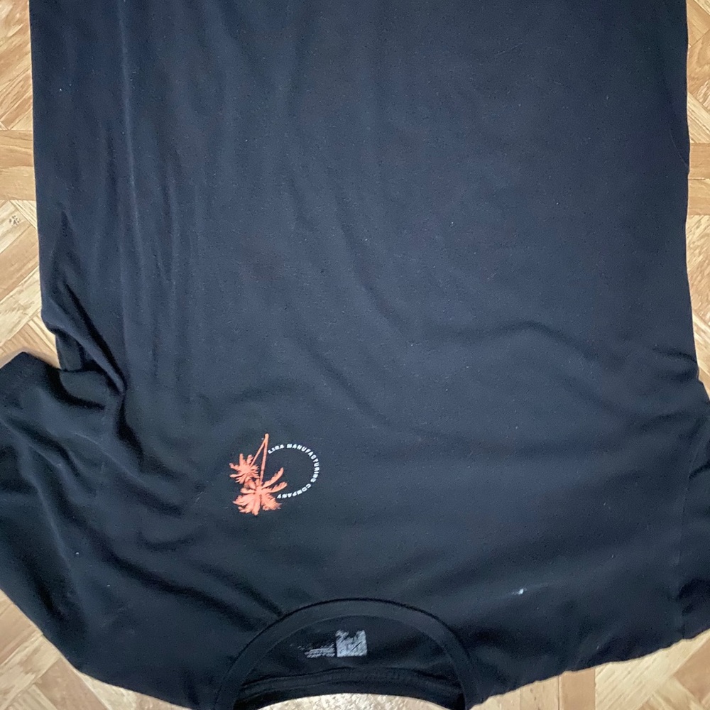 Black t shirt